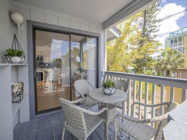 Siesta Key Condo for 11 Guest