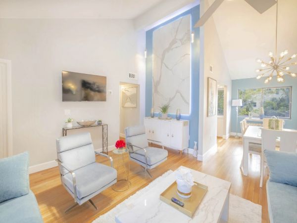 Siesta Key Condo for 11 Guest