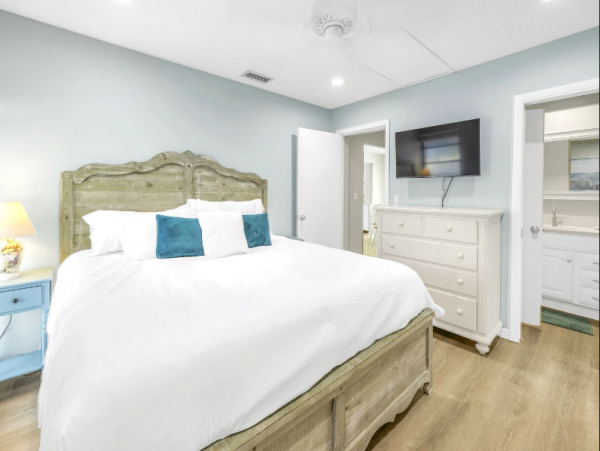 Siesta Key Condo with 2 Bedrooms