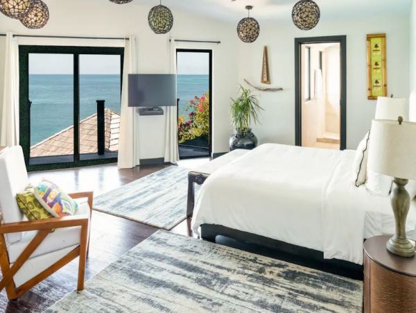 Beachfront Antigua  Luxury Villa