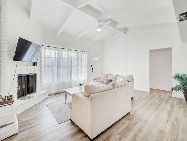 Charming Vacation Getaway with 3 Bedrooms in Sarasota