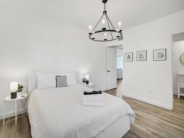 Charming Vacation Getaway with 3 Bedrooms in Sarasota