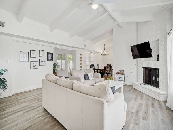 Charming Vacation Getaway with 3 Bedrooms in Sarasota