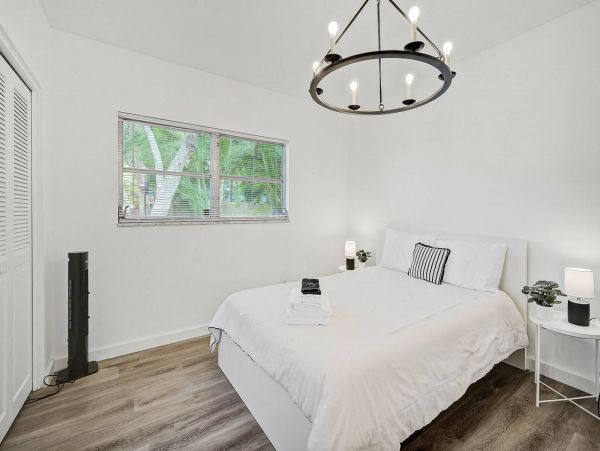 Charming Vacation Getaway with 3 Bedrooms in Sarasota