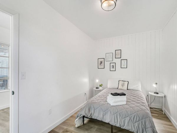 Charming Vacation Getaway with 3 Bedrooms in Sarasota