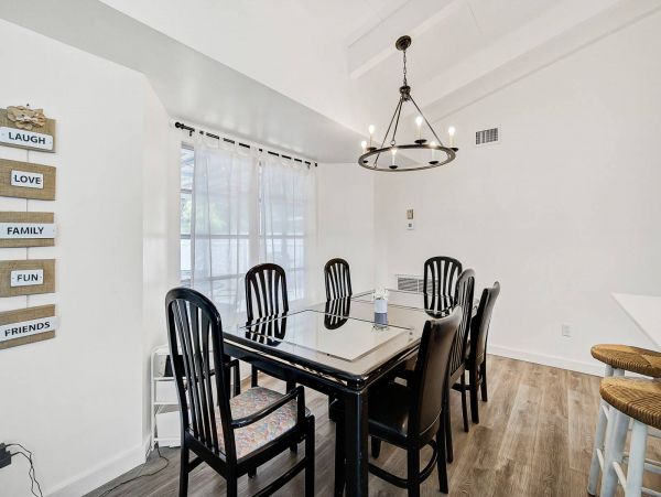 Charming Vacation Getaway with 3 Bedrooms in Sarasota