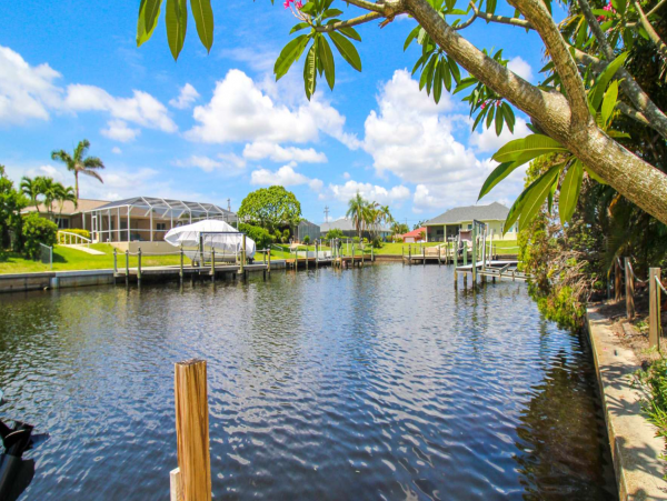 Cape Coral 3 Bedroom Vacation Getaway With Private Pool