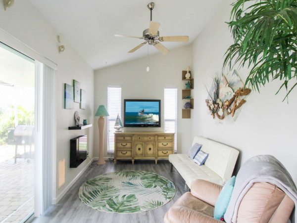 Cape Coral 3 Bedroom Vacation Getaway With Private Pool