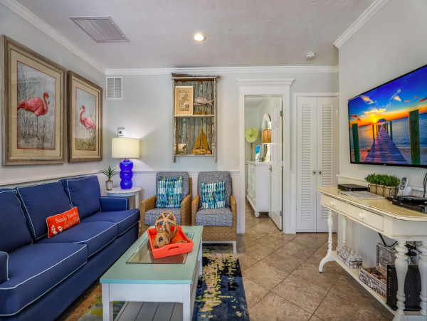 Charming Island Retreat with Private Pool, Steps from the Beach and Pine Avenue