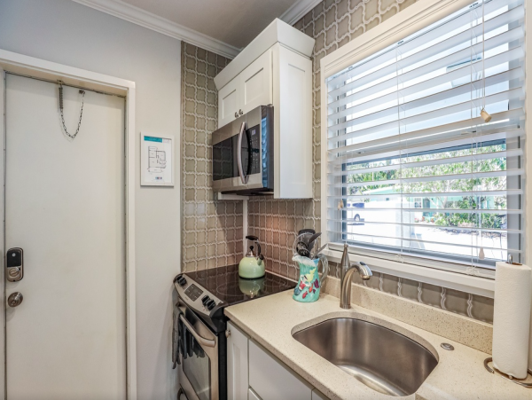 Charming Island Retreat with Private Pool, Steps from the Beach and Pine Avenue