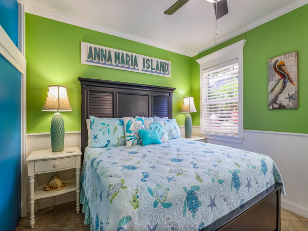 Charming Island Retreat with Private Pool, Steps from the Beach and Pine Avenue