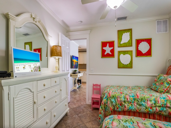 Charming Island Retreat with Private Pool, Steps from the Beach and Pine Avenue