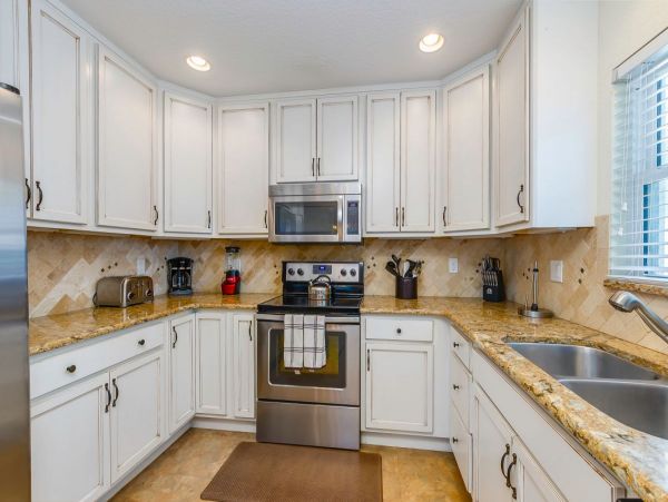 Coastal 4 Bedroom Vacation Rental in Anna Maria Island