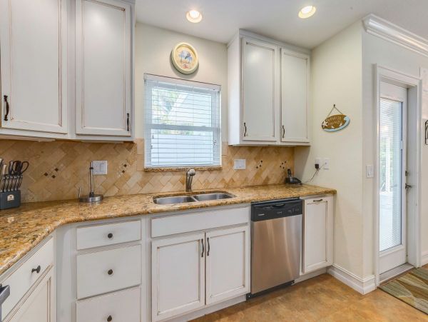 Coastal 4 Bedroom Vacation Rental in Anna Maria Island