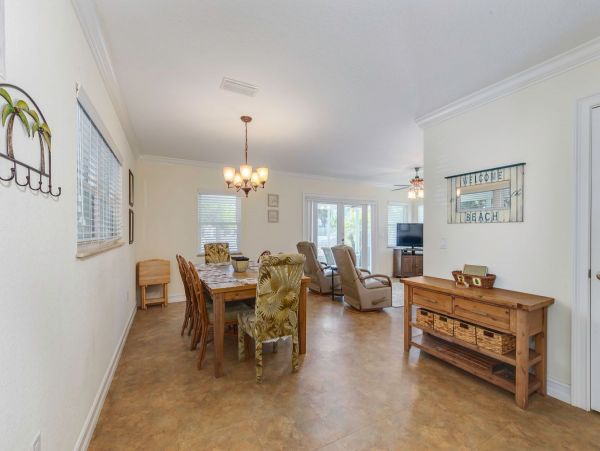 Coastal 4 Bedroom Vacation Rental in Anna Maria Island