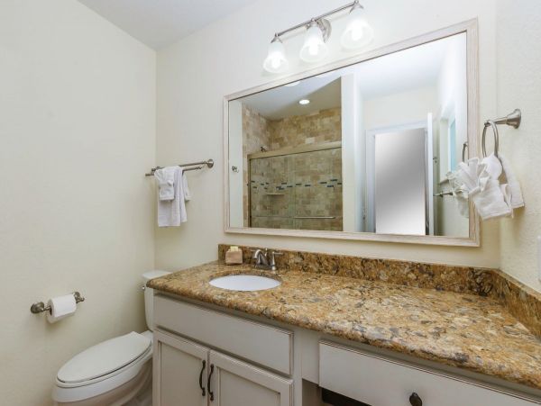 Coastal 4 Bedroom Vacation Rental in Anna Maria Island