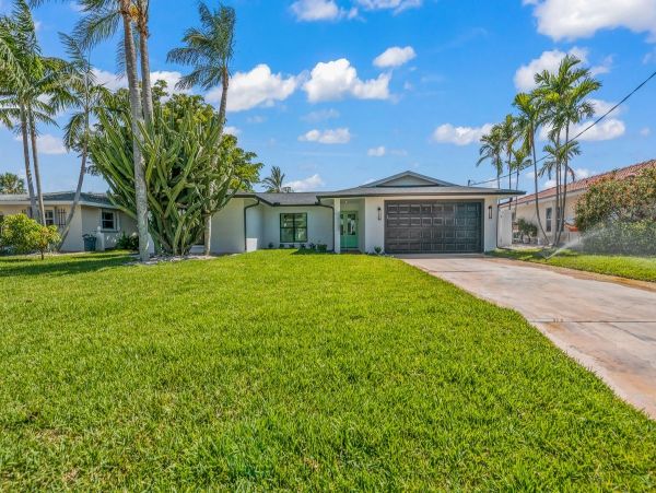 Luxury Canal Front Three Bedroom Rental in Bradenton
