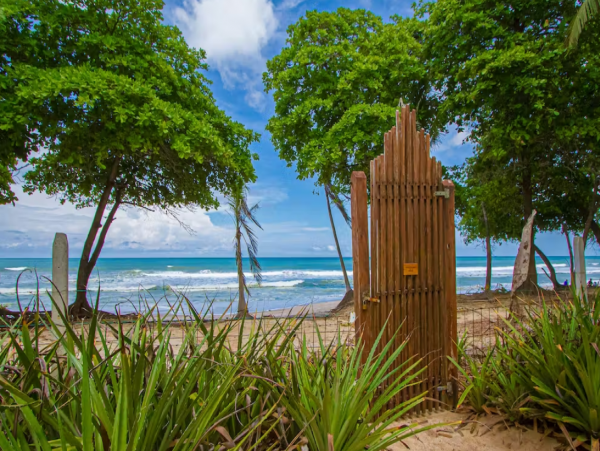 Beachfront 3 Bedroom Vacation Villa in Santa Teresa