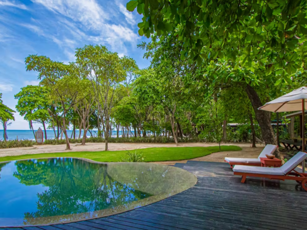 Beachfront 3 Bedroom Vacation Villa in Santa Teresa