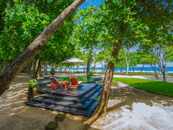 Beachfront 3 Bedroom Vacation Villa in Santa Teresa