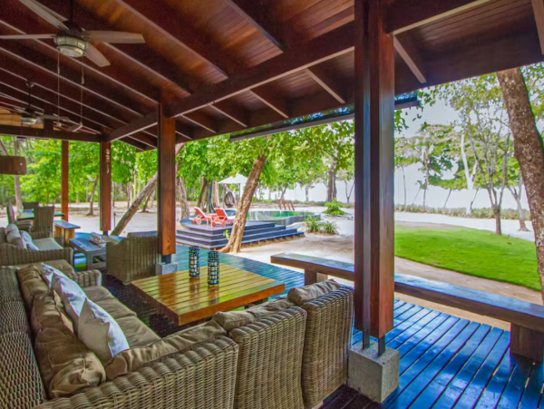 Beachfront 3 Bedroom Vacation Villa in Santa Teresa