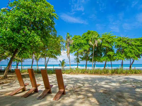 Beachfront 3 Bedroom Vacation Villa in Santa Teresa