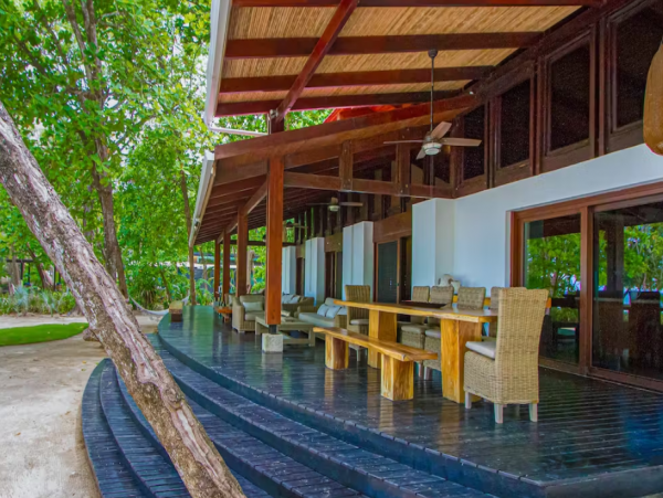 Beachfront 3 Bedroom Vacation Villa in Santa Teresa