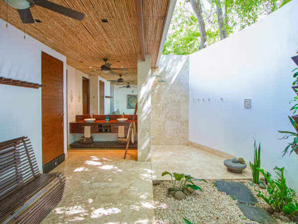 Beachfront 3 Bedroom Vacation Villa in Santa Teresa