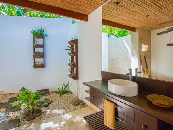 Beachfront 3 Bedroom Vacation Villa in Santa Teresa