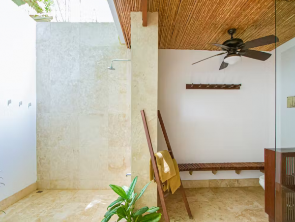 Beachfront 3 Bedroom Vacation Villa in Santa Teresa