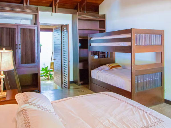 Beachfront 3 Bedroom Vacation Villa in Santa Teresa