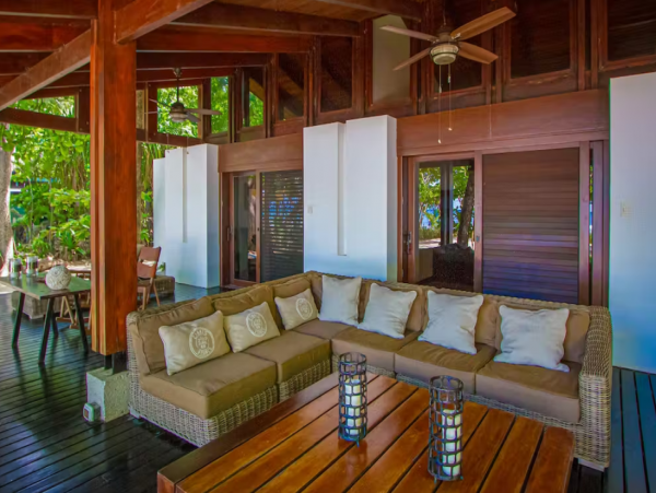 Beachfront 3 Bedroom Vacation Villa in Santa Teresa