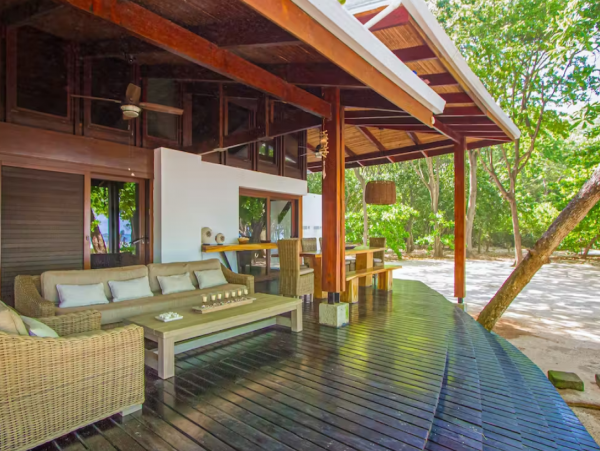 Beachfront 3 Bedroom Vacation Villa in Santa Teresa