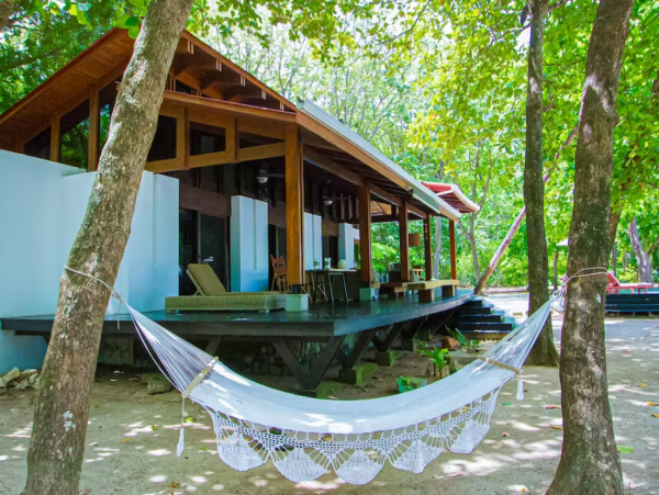 Beachfront 3 Bedroom Vacation Villa in Santa Teresa