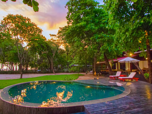 Beachfront 3 Bedroom Vacation Villa in Santa Teresa