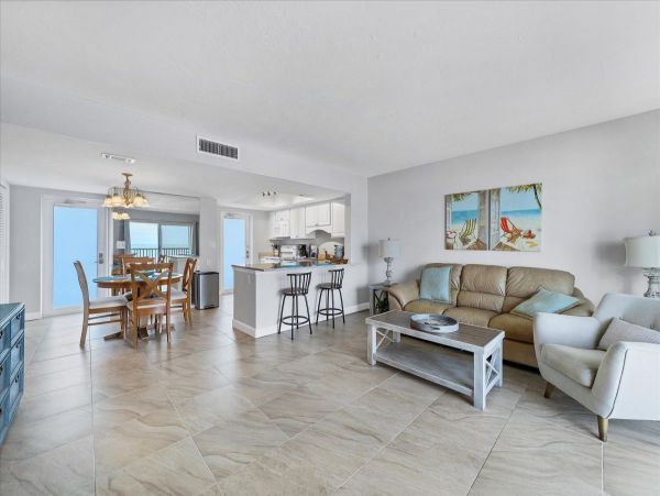 Siesta Key 2nd Floor Unit with Unobstructed Ocean Views