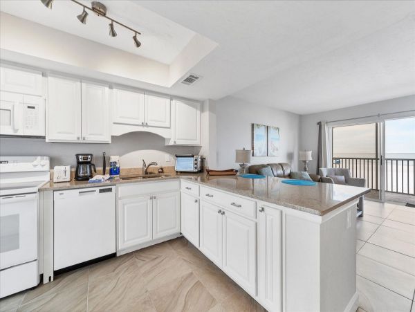 Siesta Key 2nd Floor Unit with Unobstructed Ocean Views