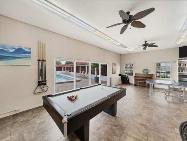 Siesta Key 2nd Floor Unit with Unobstructed Ocean Views