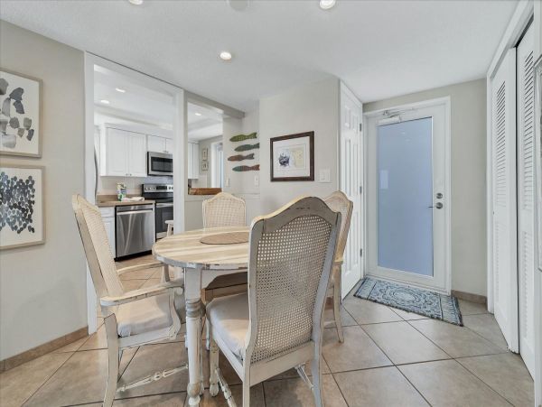 Siesta Key Vacation Condo with 2 Bedrooms