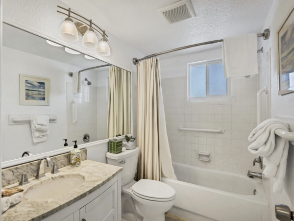 Lovely Condo RIGHT on the Beach! Siesta Key