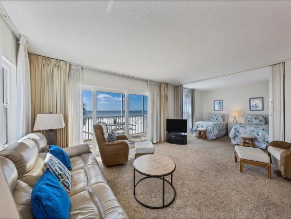 Lovely Condo RIGHT on the Beach! Siesta Key