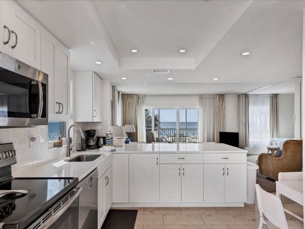Lovely Condo RIGHT on the Beach! Siesta Key