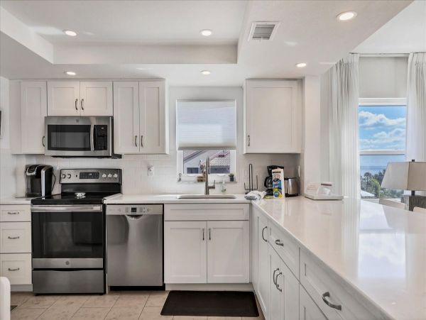 Lovely Condo RIGHT on the Beach! Siesta Key