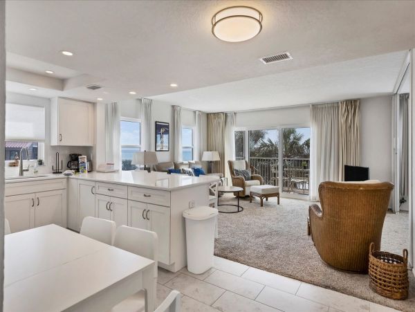 Lovely Condo RIGHT on the Beach! Siesta Key