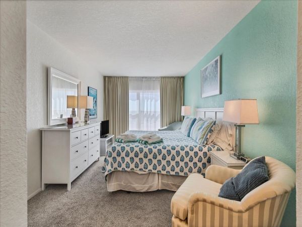 Lovely Condo RIGHT on the Beach! Siesta Key