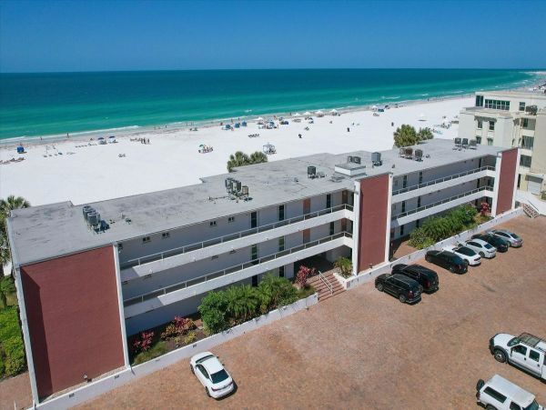 Lovely Condo RIGHT on the Beach! Siesta Key