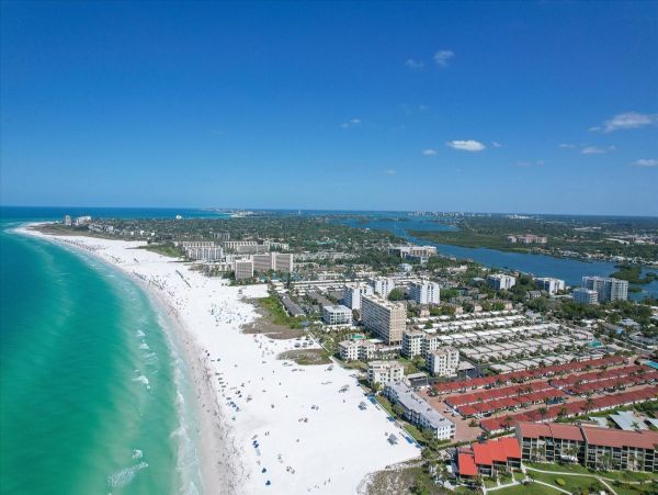 Lovely Condo RIGHT on the Beach! Siesta Key