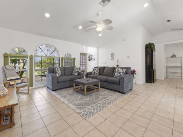 Cape Coral 3 Bedroom Vacation Home with Private Pool NEW ARRIVAL