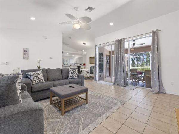 Cape Coral 3 Bedroom Vacation Home with Private Pool NEW ARRIVAL