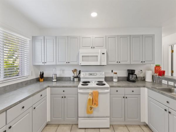 Cape Coral 3 Bedroom Vacation Home with Private Pool NEW ARRIVAL